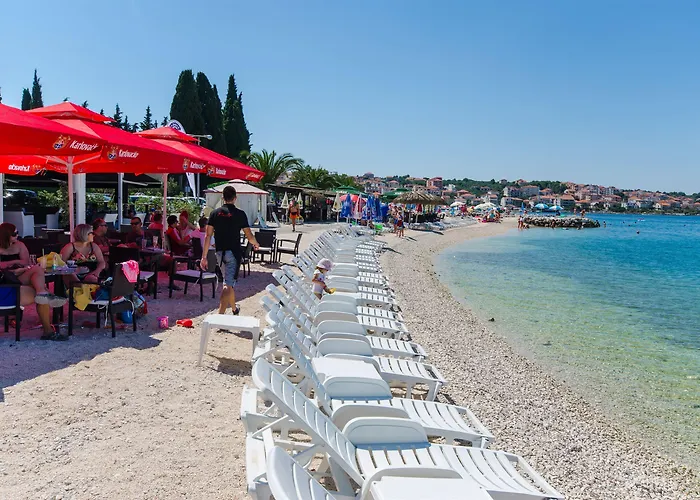 Maja * Τρογκίρ