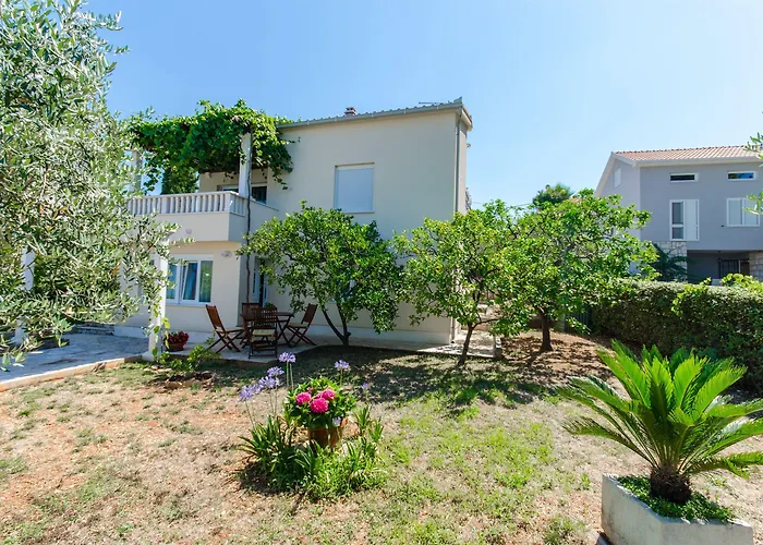 Apartman Maja *