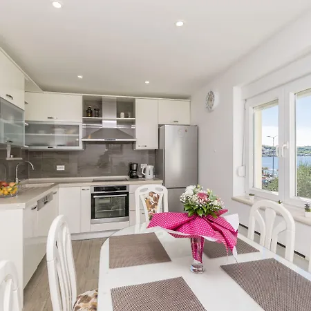 Maja 公寓 特罗吉尔