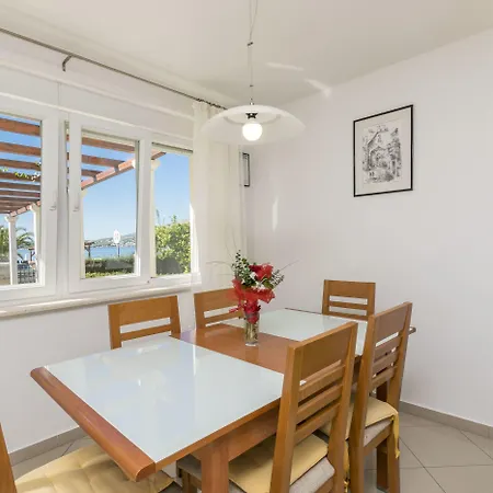 Apartment Maja *