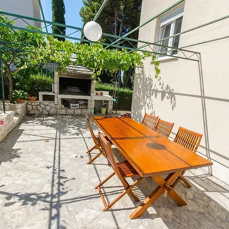 Apartman Maja *