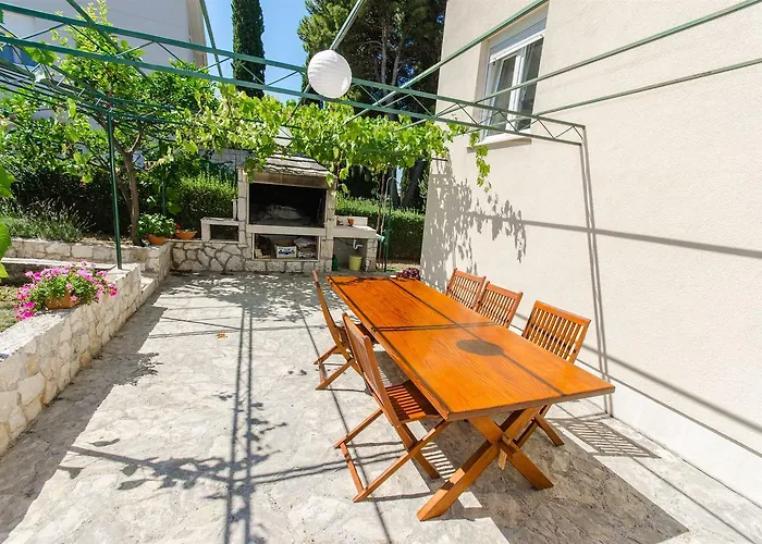Apartman Maja *