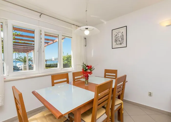 Maja Apartman *